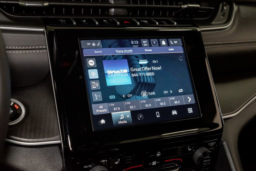 Used 2025 Jeep Grand Cherokee L Altitude image 15