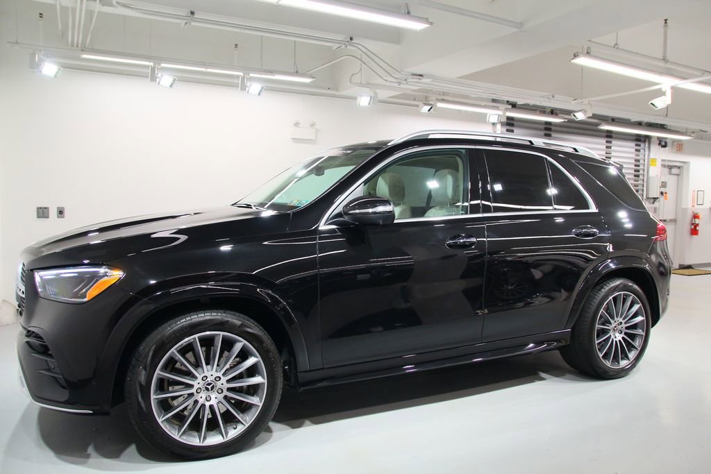 Used 2024 Mercedes-Benz GLE 350 4MATIC image 3