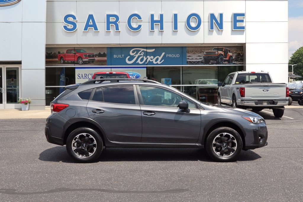 Used 2021 Subaru Crosstrek 2.0i Premium w/ Moonroof Package AWD/4WD image 2