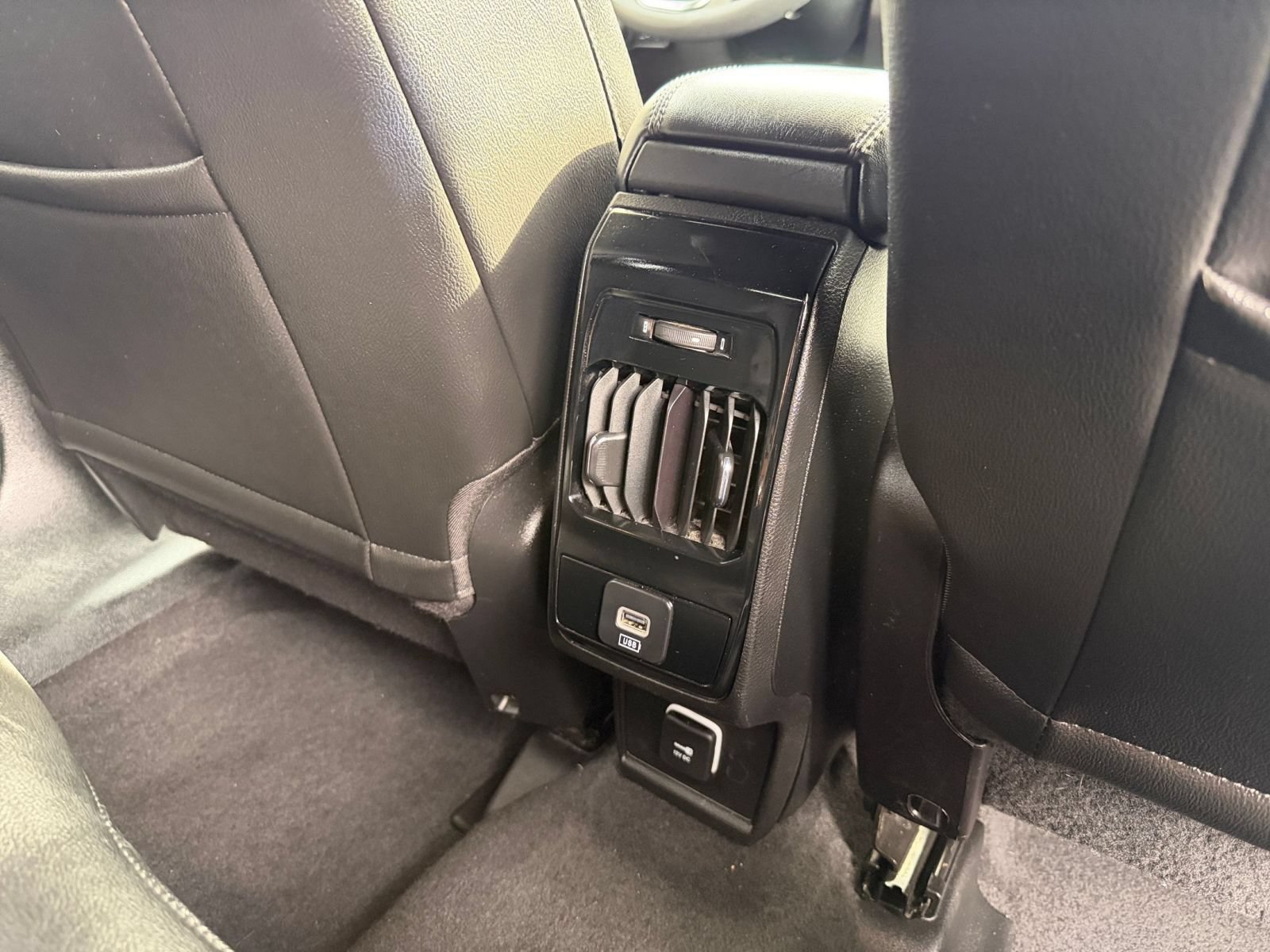 Used 2025 Jeep Compass Limited AWD/4WD image 23