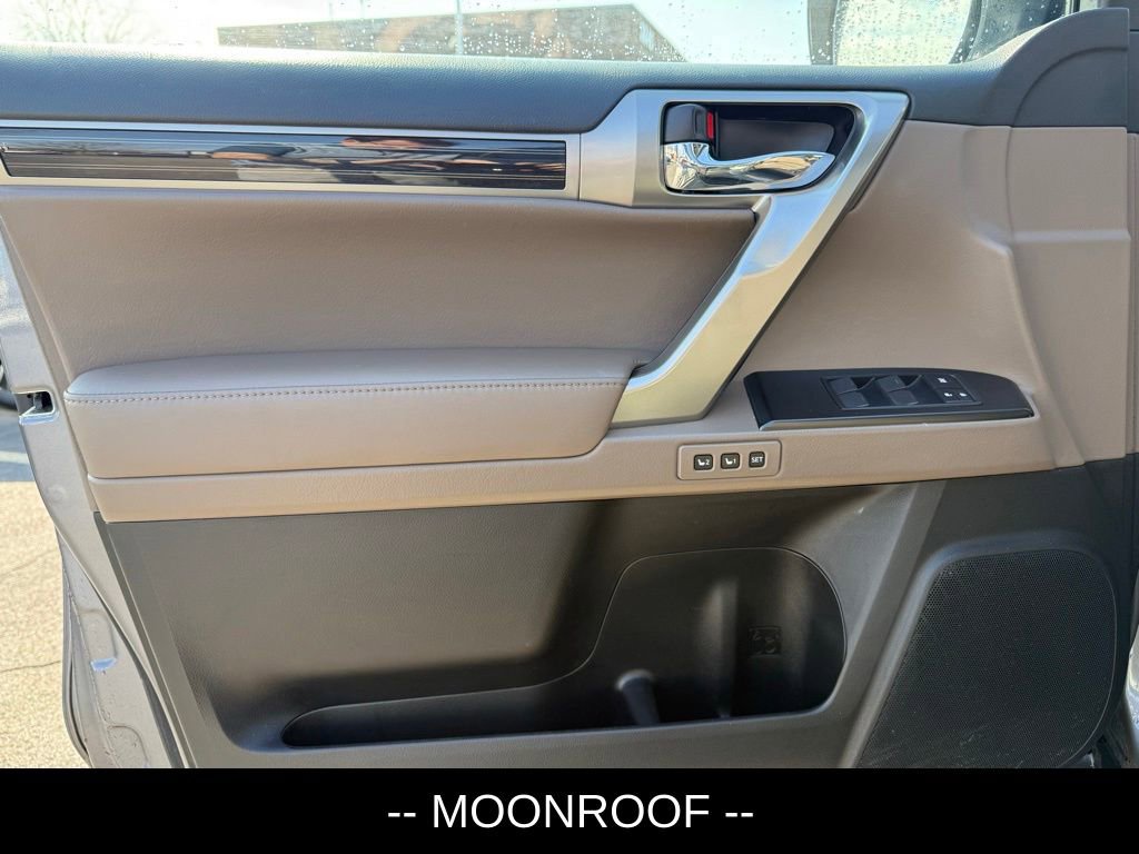 Used 2023 Lexus GX 460 Premium w/ Accessory Package image 5
