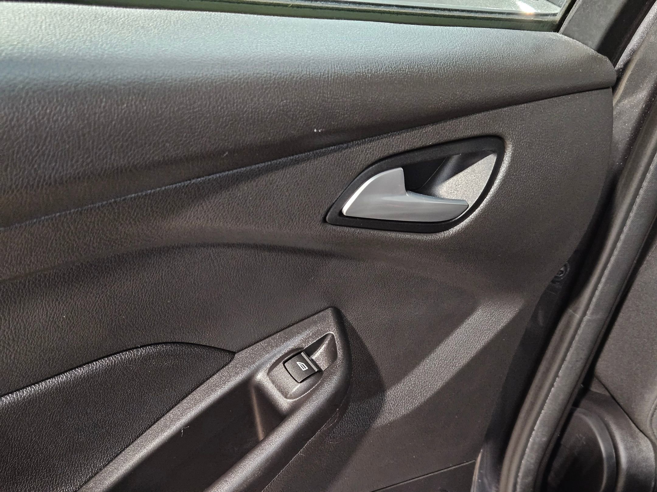 Used 2017 Ford Focus SE FWD image 33