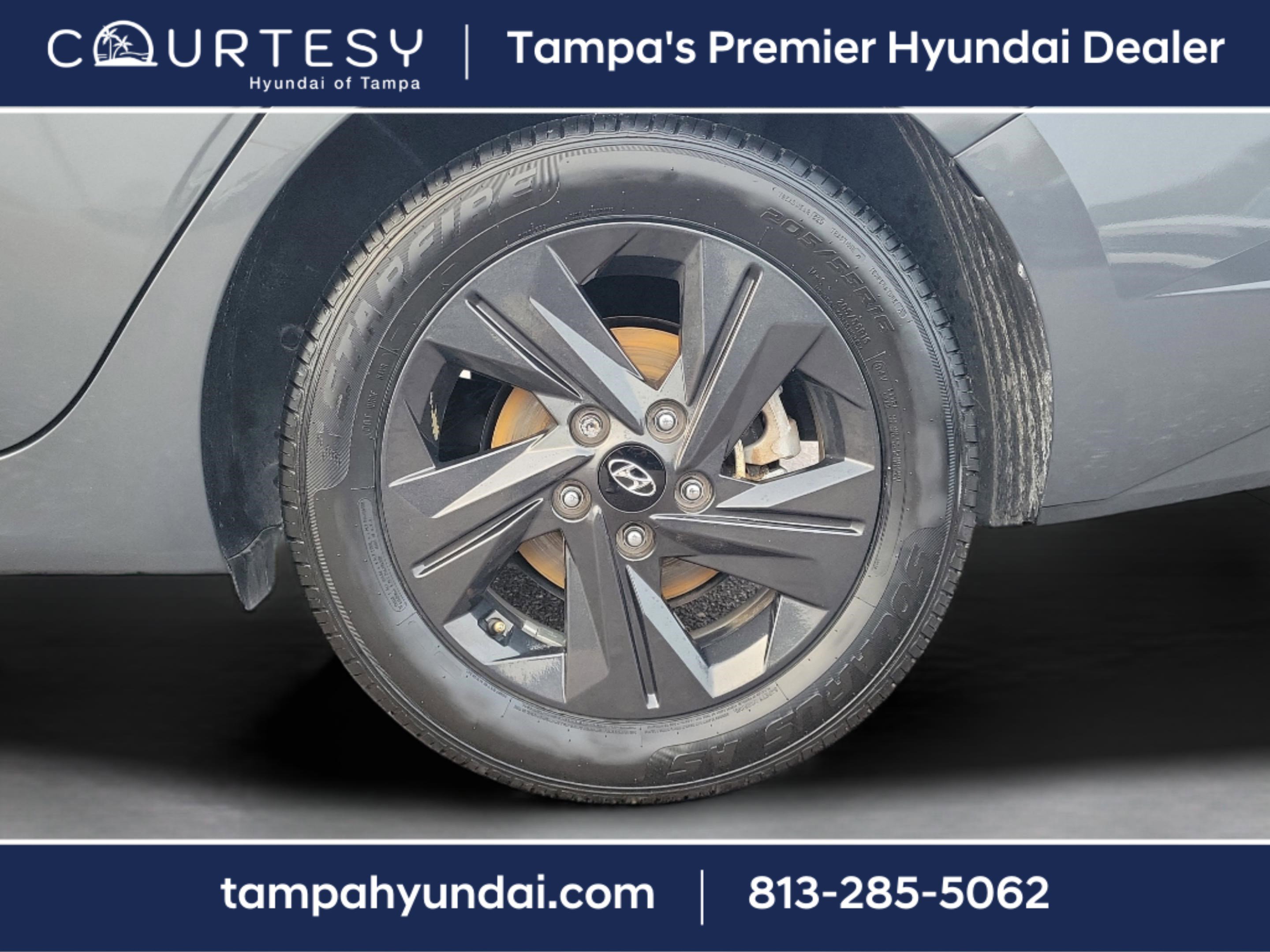 Used 2023 Hyundai Elantra SEL image 5