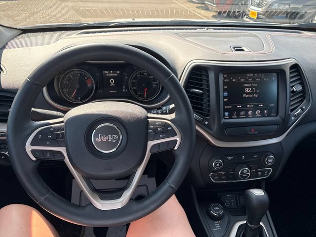 Used 2016 Jeep Cherokee 75th Anniversary AWD/4WD image 10