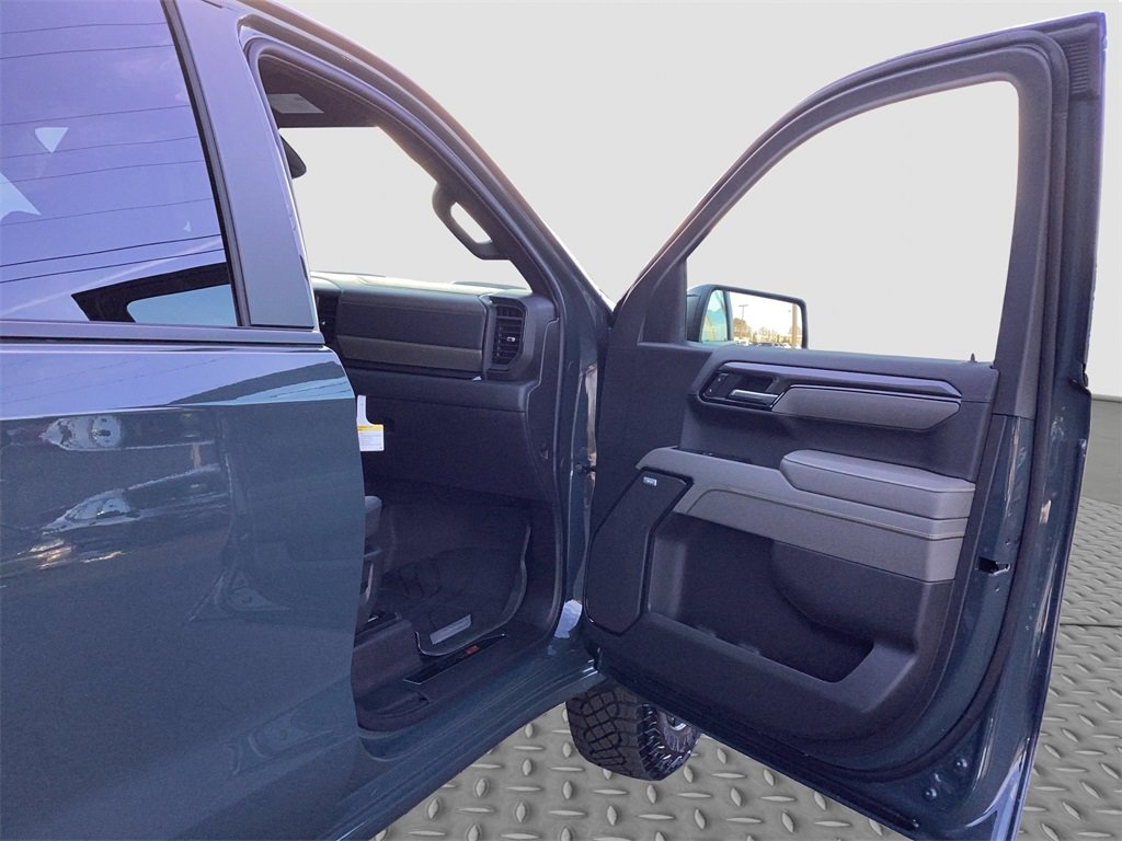 New 2026 Chevrolet Silverado 1500 ZR2 w/ Dark Appearance Package image 17