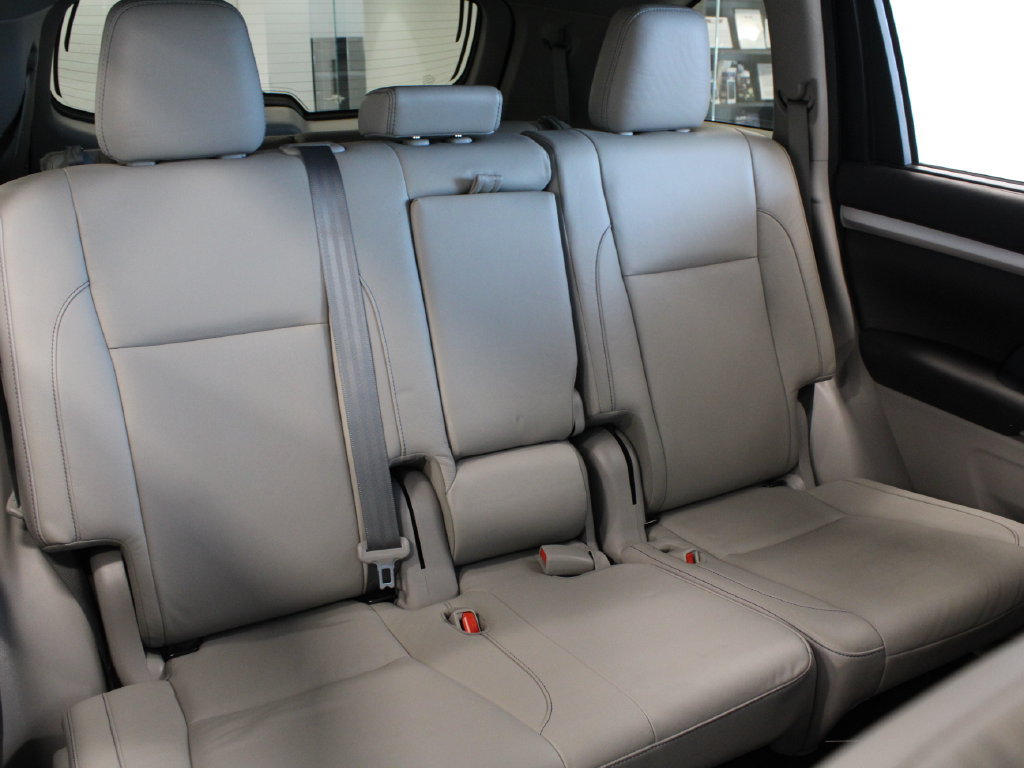 Used 2017 Toyota Highlander XLE FWD image 30