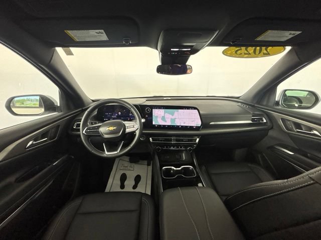 Used 2025 Chevrolet Traverse LT w/ Sun and Wheel Package AWD/4WD image 24