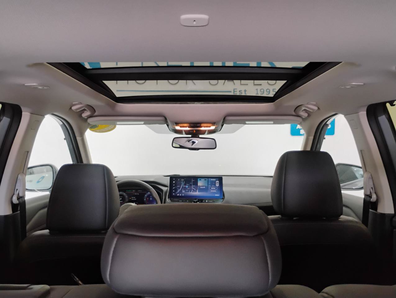 Used 2024 Nissan Rogue Platinum w/ Platinum Premium Package FWD image 13