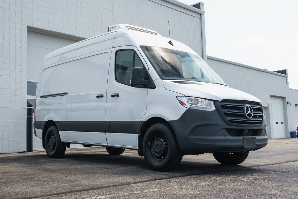 Used 2023 Mercedes-Benz Sprinter 2500 image 6