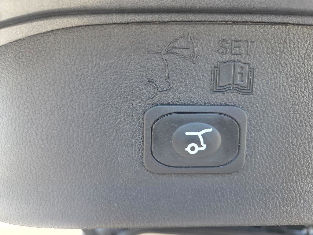 Used 2014 Ford Escape Titanium w/ Equipment Group 401A image 10