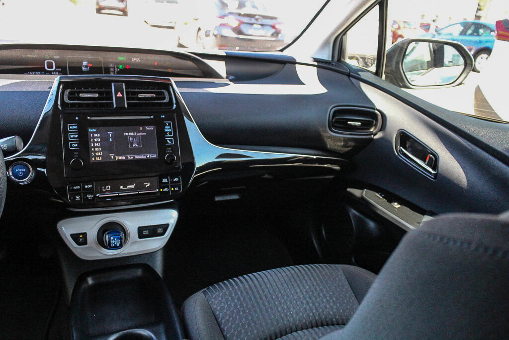 Used 2016 Toyota Prius Two FWD image 6
