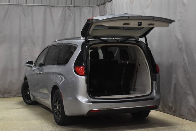 Certified 2020 Chrysler Pacifica Touring-L image 36