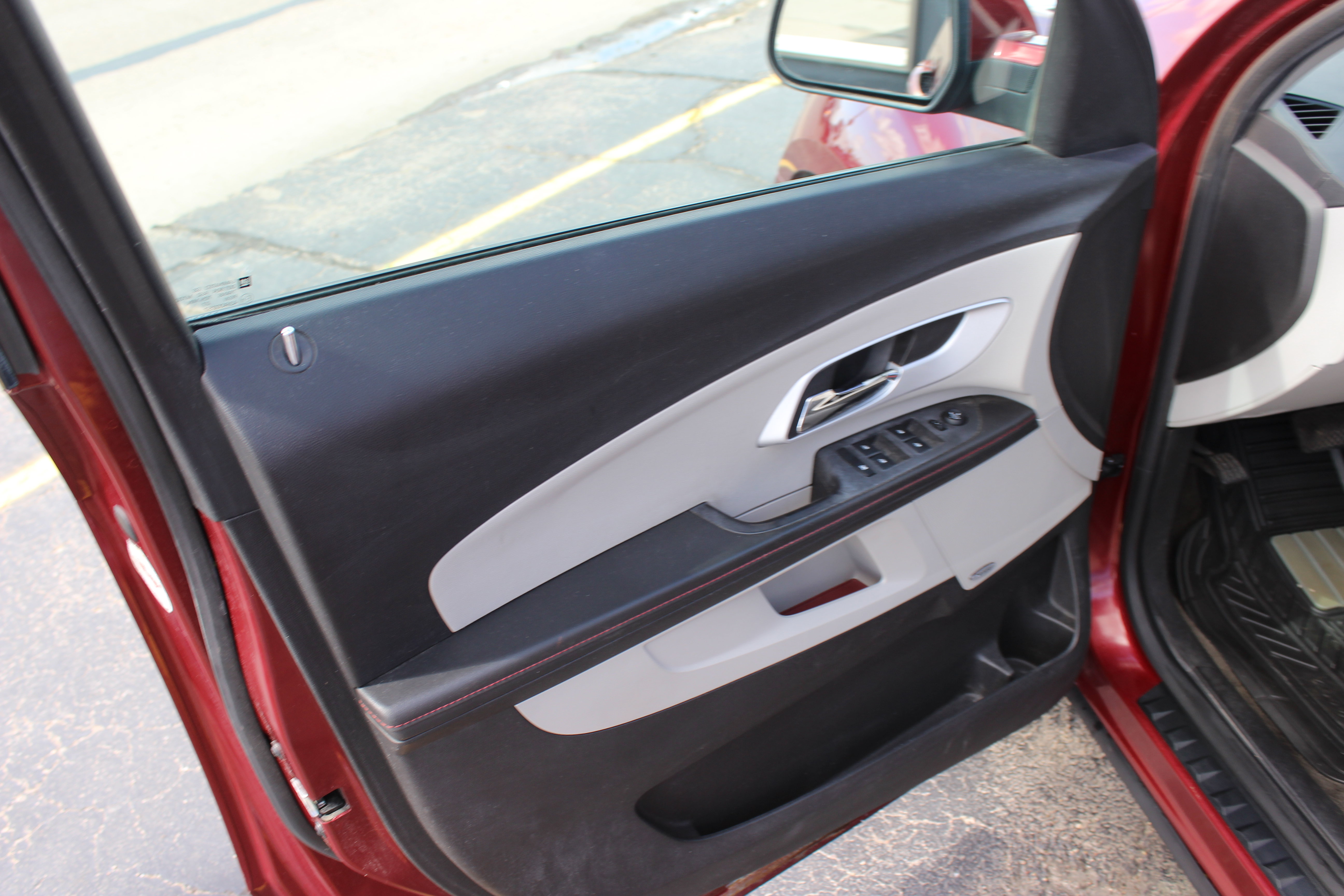 Used 2010 Chevrolet Equinox LT AWD/4WD image 18