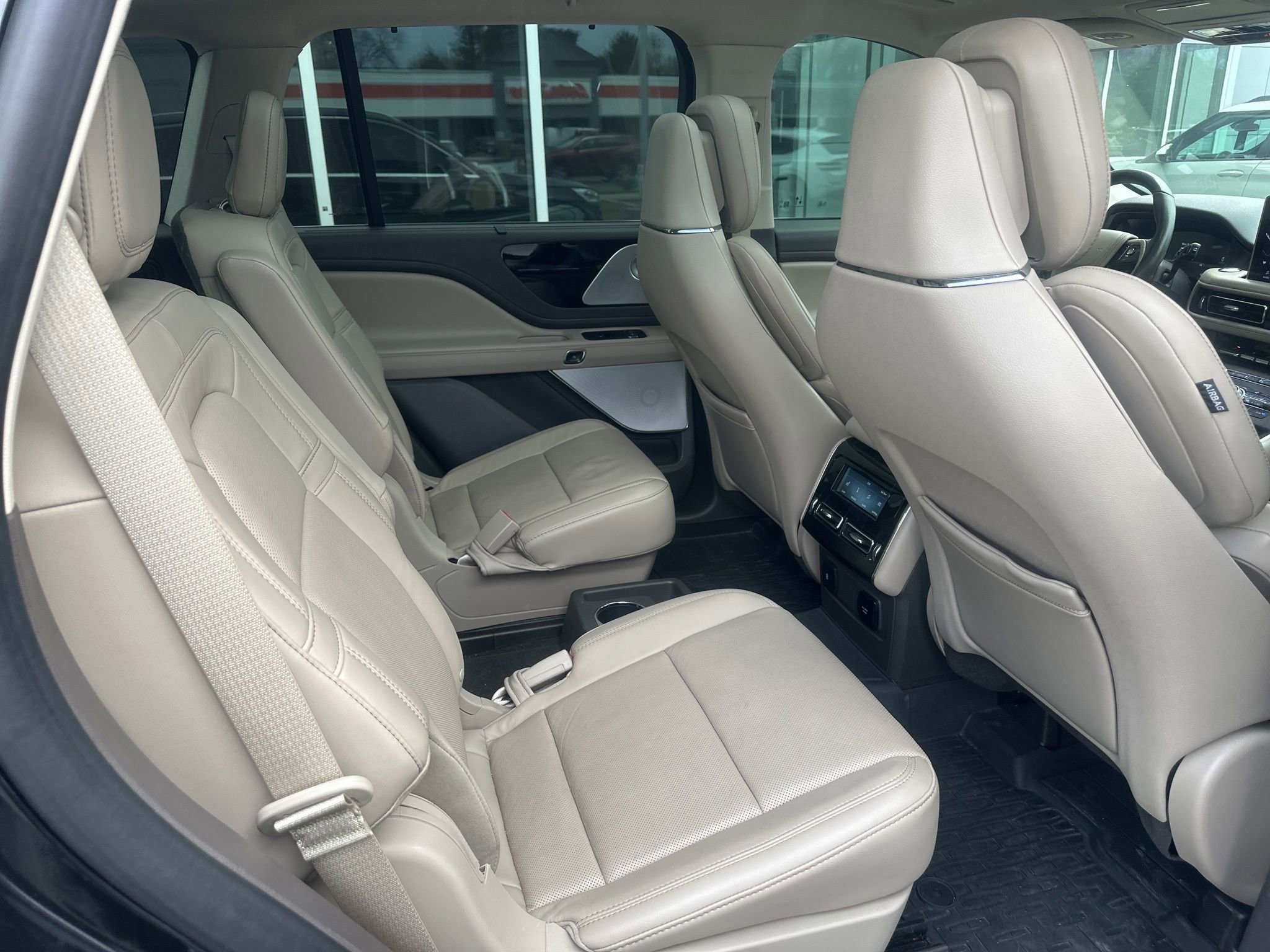 Used 2020 Lincoln Aviator Reserve w/ Equipment Group 202A image 11