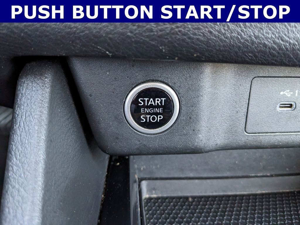 Used 2023 Nissan Rogue SV image 14