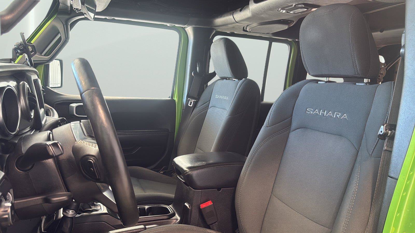Used 2018 Jeep Wrangler Unlimited Sahara AWD/4WD image 10
