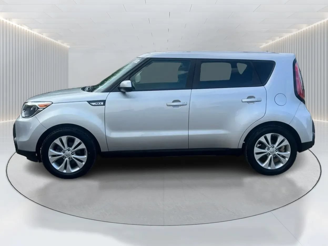 Used 2015 Kia Soul + FWD image 9