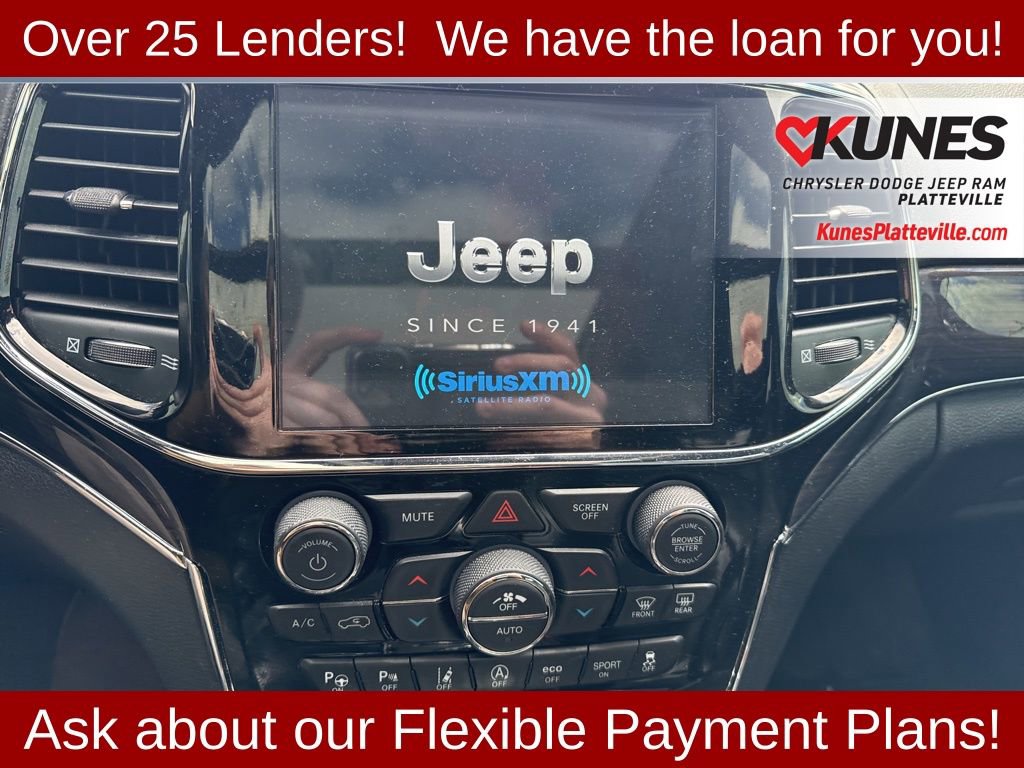 Used 2019 Jeep Grand Cherokee Overland AWD/4WD image 18