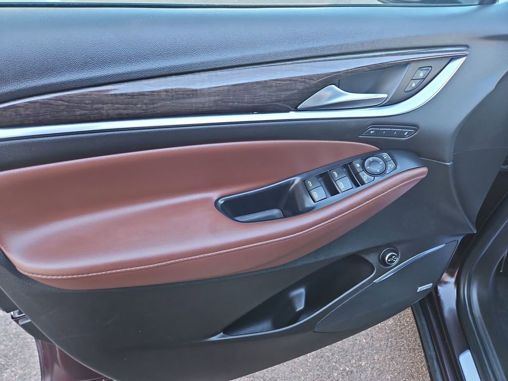 Used 2021 Buick Enclave Avenir w/ Avenir Technology Package image 10