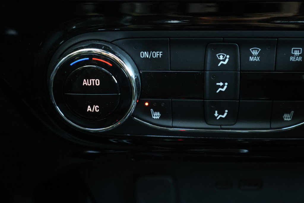 Used 2024 Chevrolet Trax ACTIV w/ Sunroof Package FWD image 19