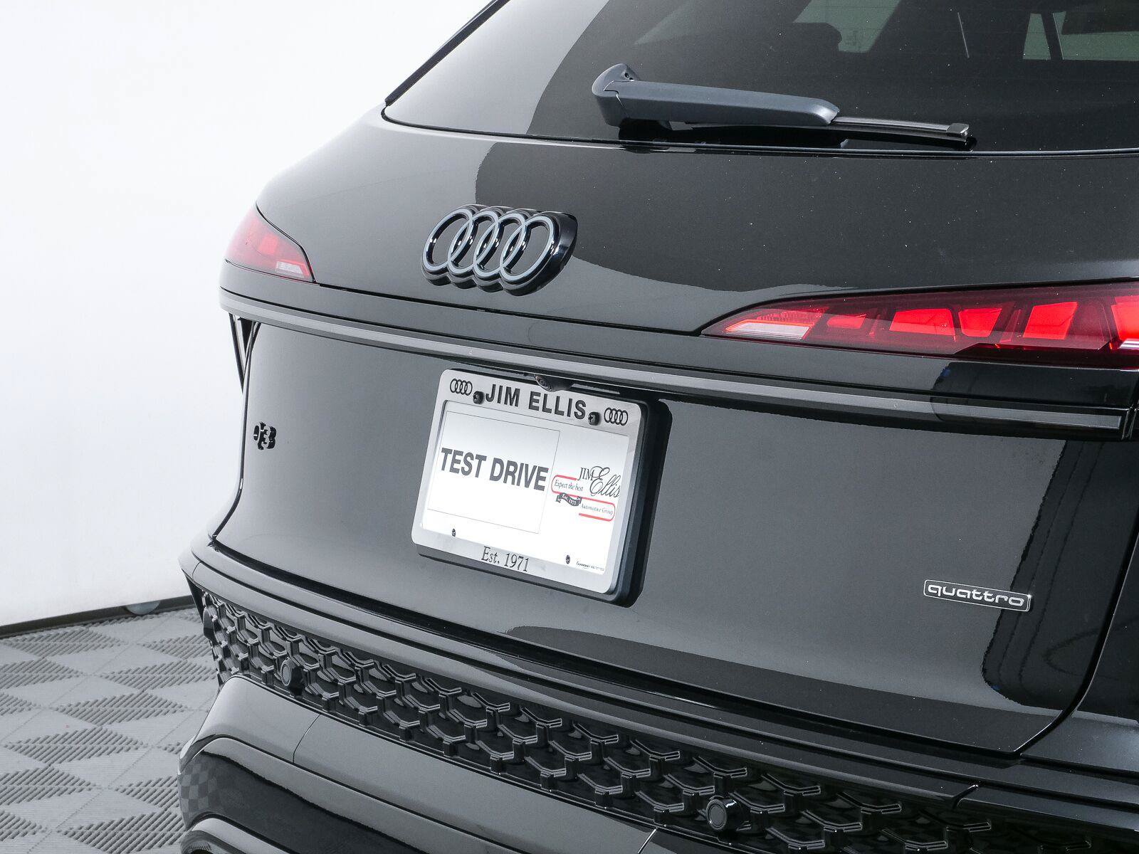 New 2026 Audi Q3 quattro 2.0T AWD/4WD image 37