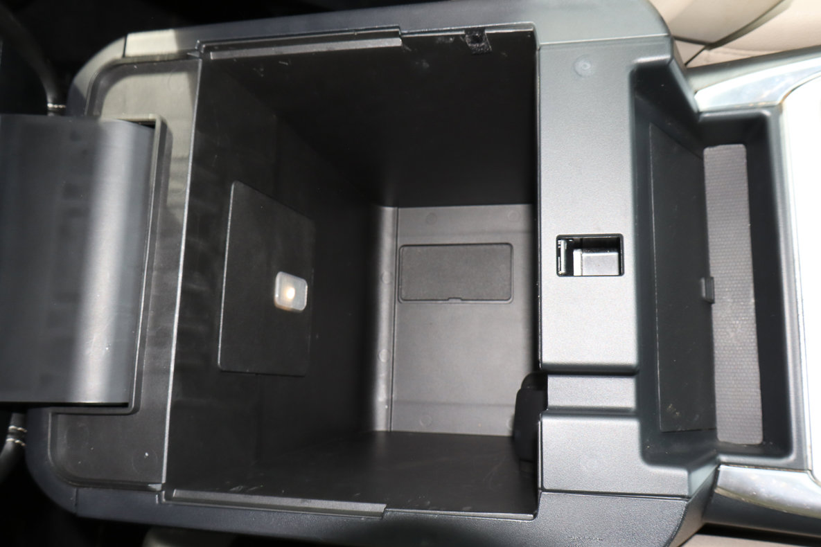 Used 2020 Ford Explorer XLT w/ Equipment Group 202A image 28