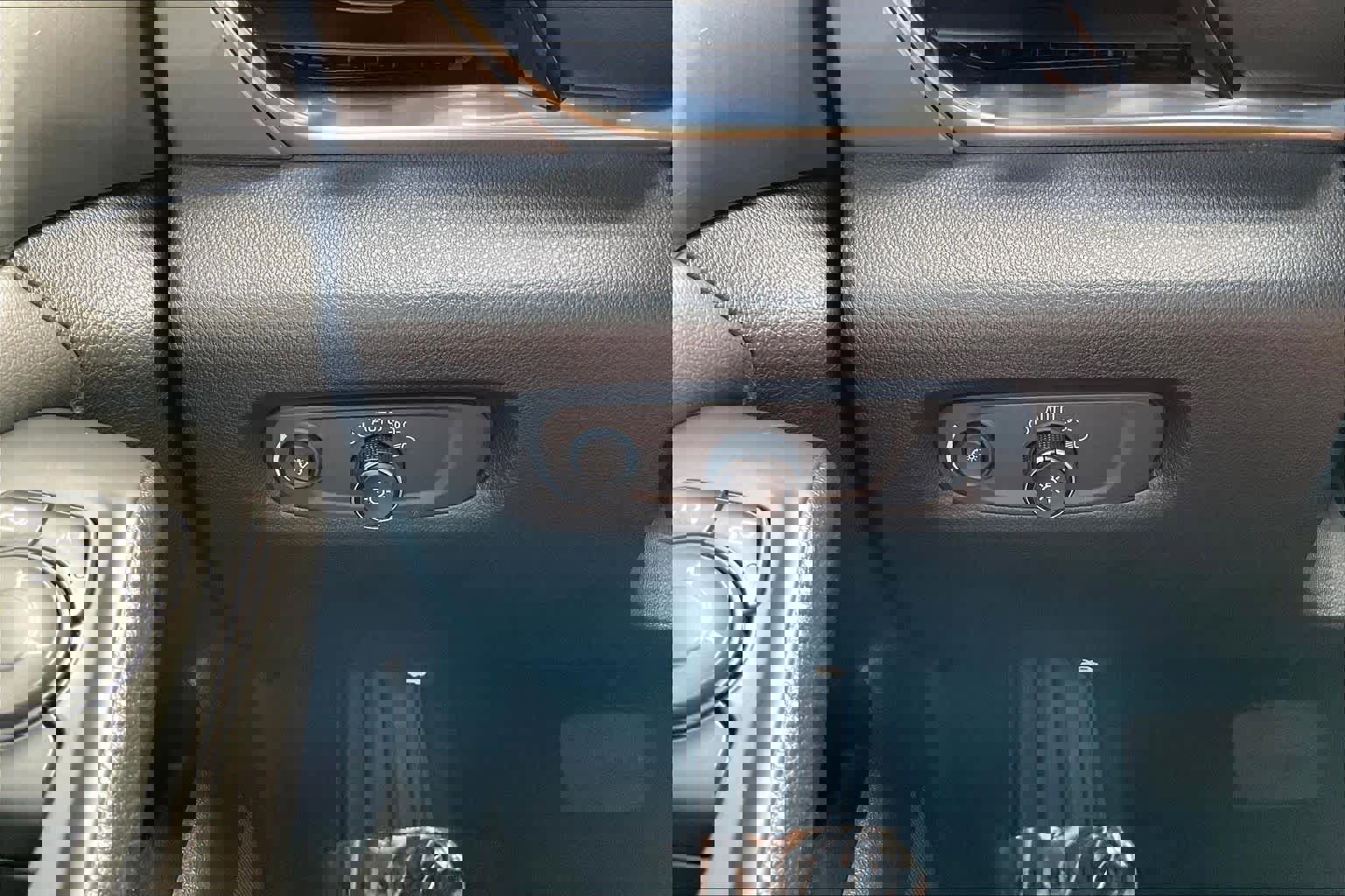 Certified 2023 Chevrolet Traverse LT image 33