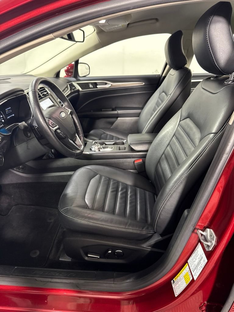 Used 2017 Ford Fusion SE w/ Fusion SE Technology Package AWD/4WD image 15