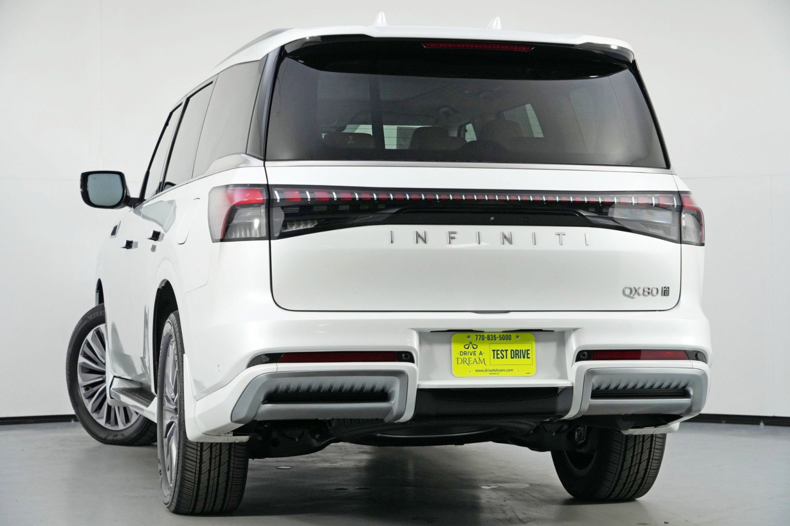 Used 2025 INFINITI QX80 Luxe w/ Cargo Package AWD/4WD image 6