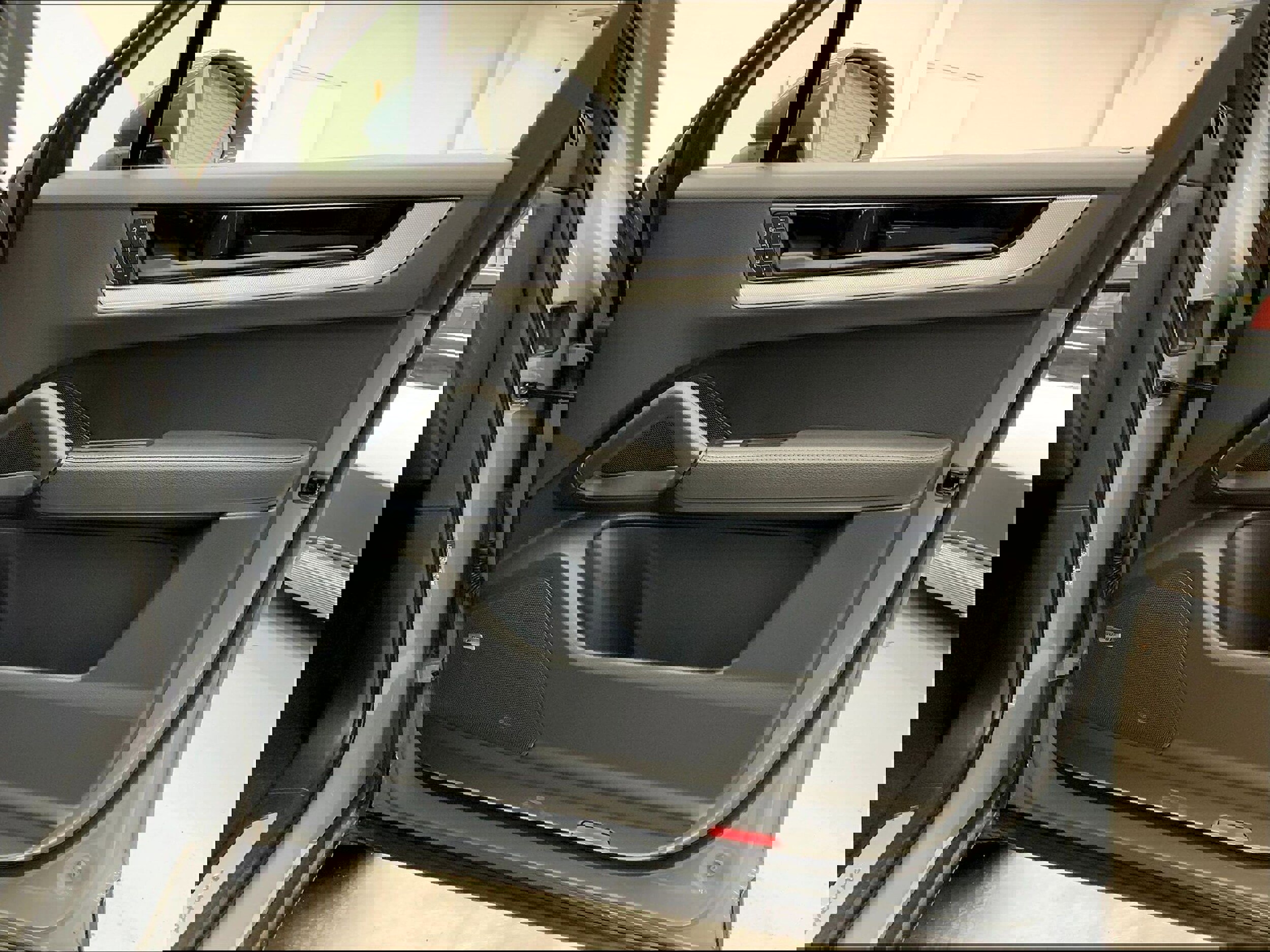 New 2025 Porsche Cayenne image 25