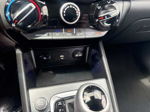 Used 2023 Hyundai Kona SEL AWD/4WD image 25