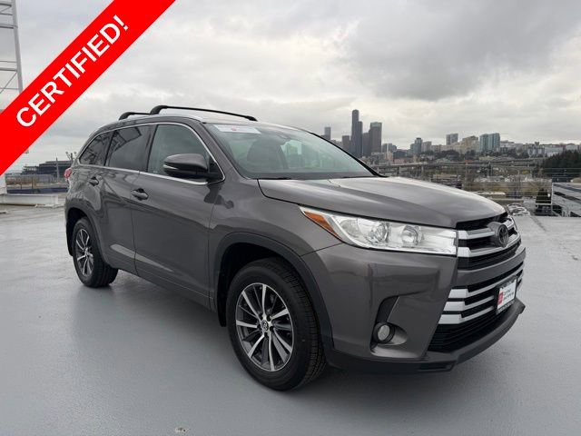 Certified 2017 Toyota Highlander XLE image 1