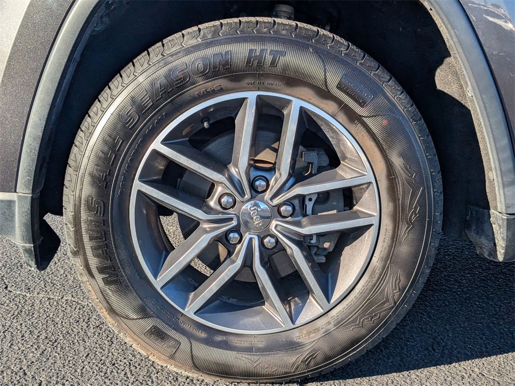 Used 2018 Jeep Grand Cherokee Limited image 23