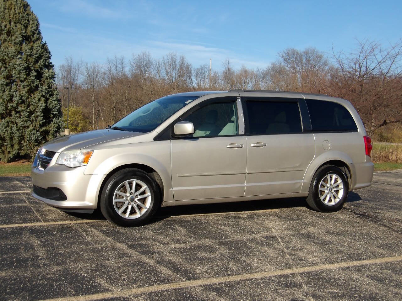 Used 2013 Dodge Grand Caravan SXT w/ Entertainment Group 1 image 10