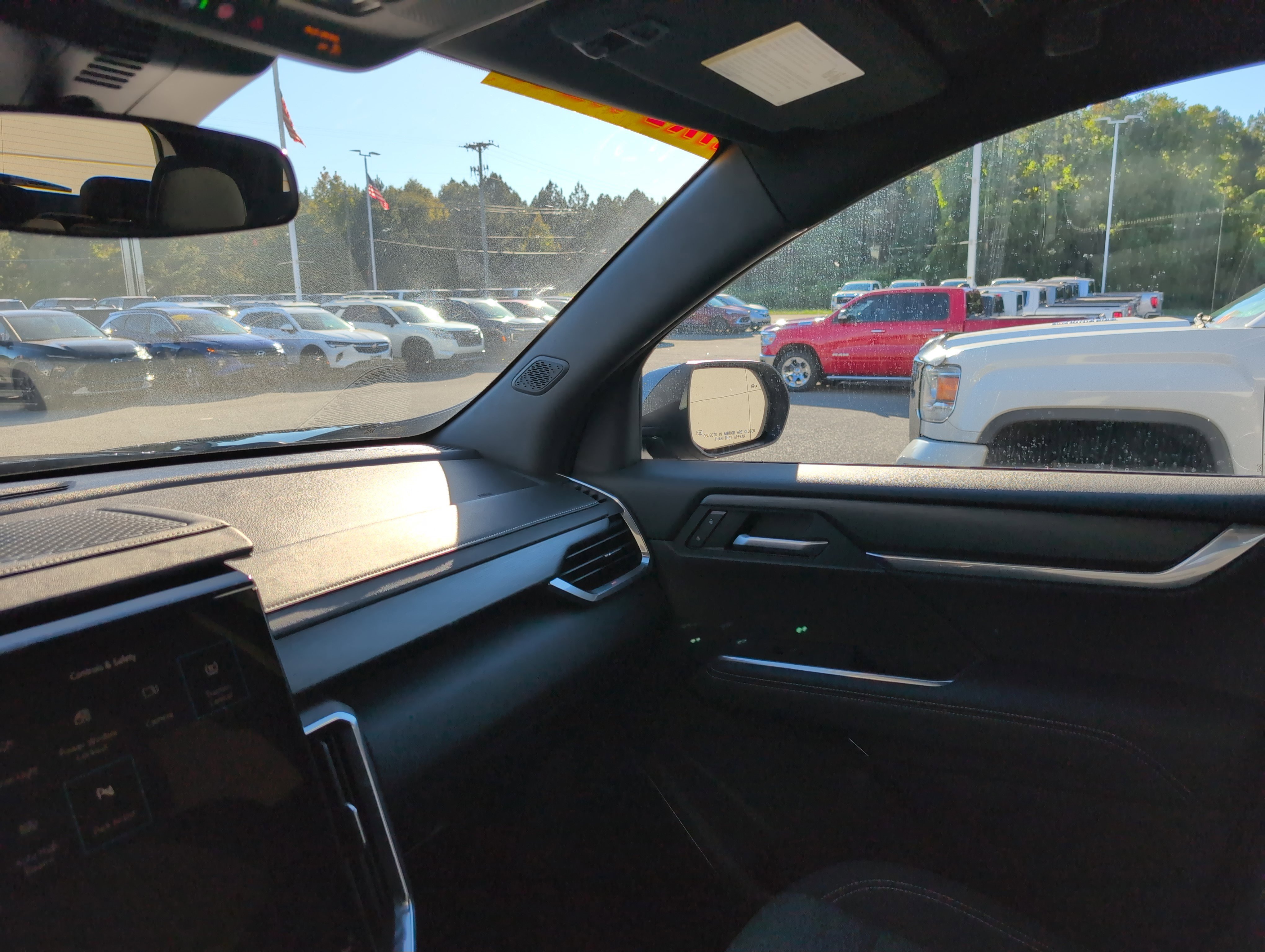 Used 2025 GMC Acadia Elevation image 29