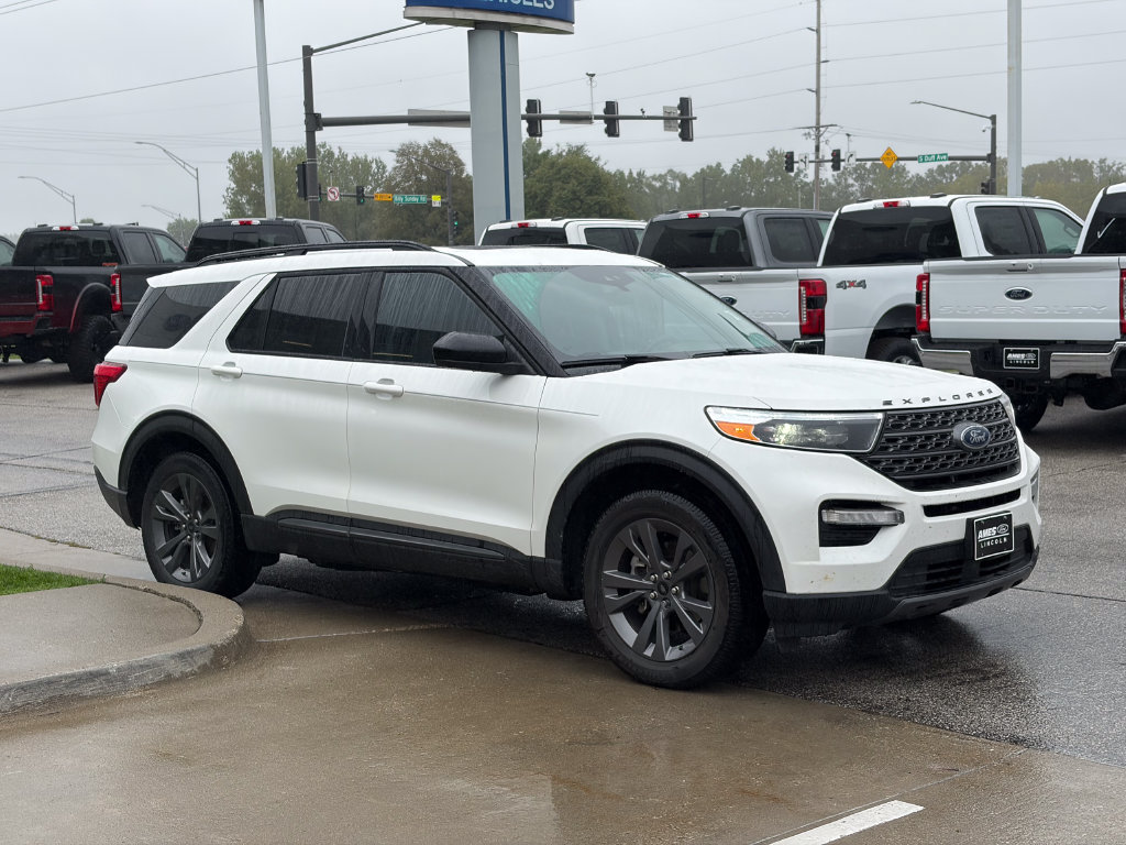 Certified 2023 Ford Explorer XLT w/ Equipment Group 202A AWD/4WD image 7