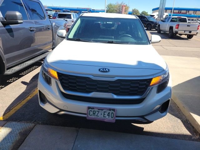 Used 2021 Kia Seltos LX image 2