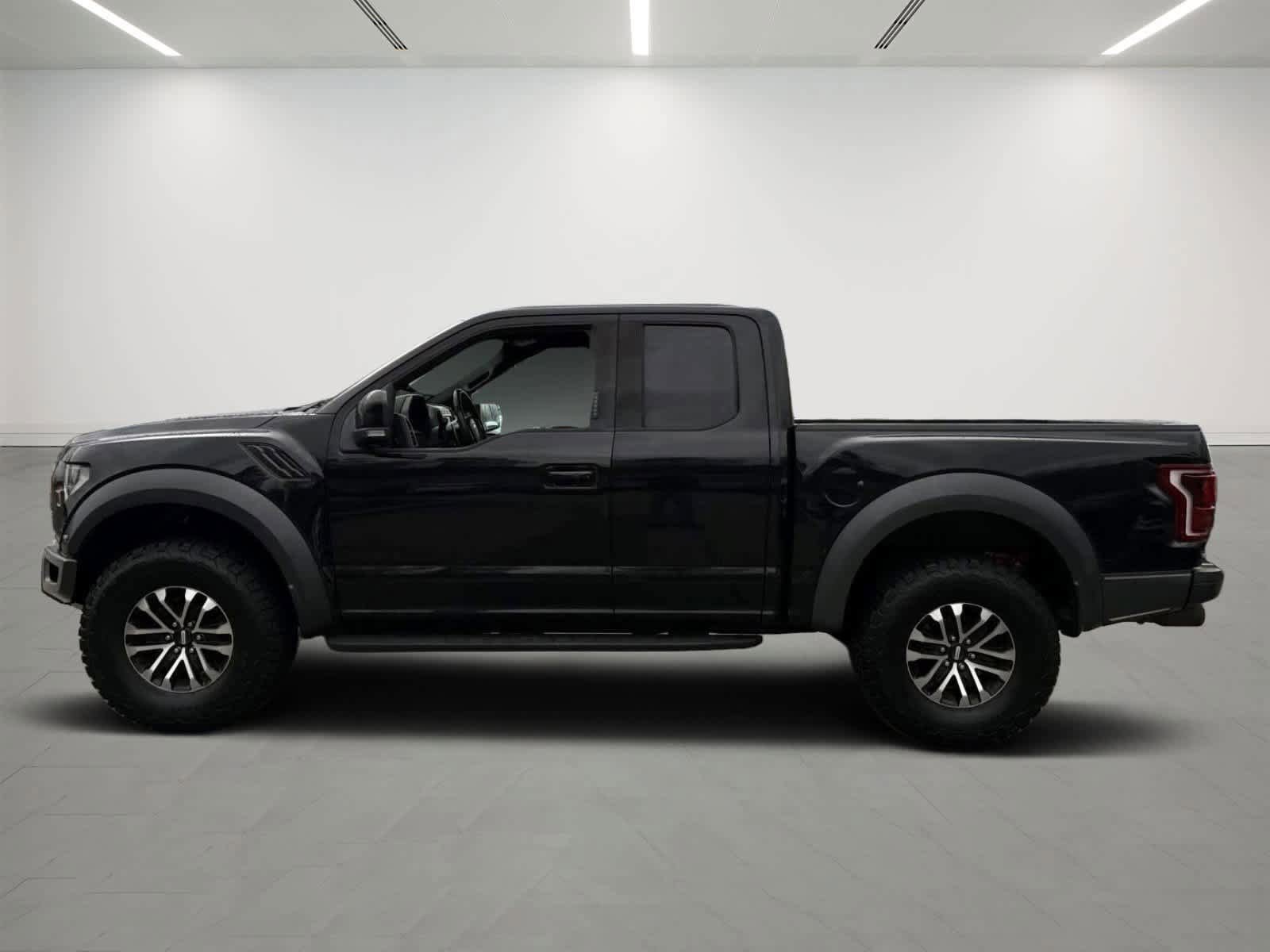 Used 2019 Ford F150 Raptor w/ Equipment Group 802A Luxury AWD/4WD image 2