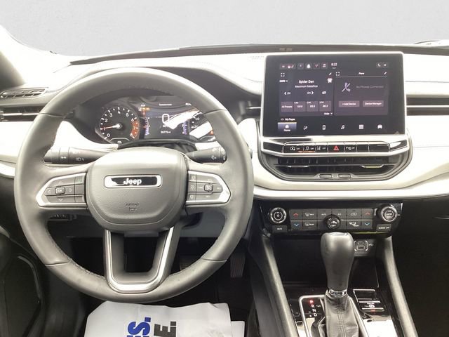 Certified 2025 Jeep Compass Limited image 10