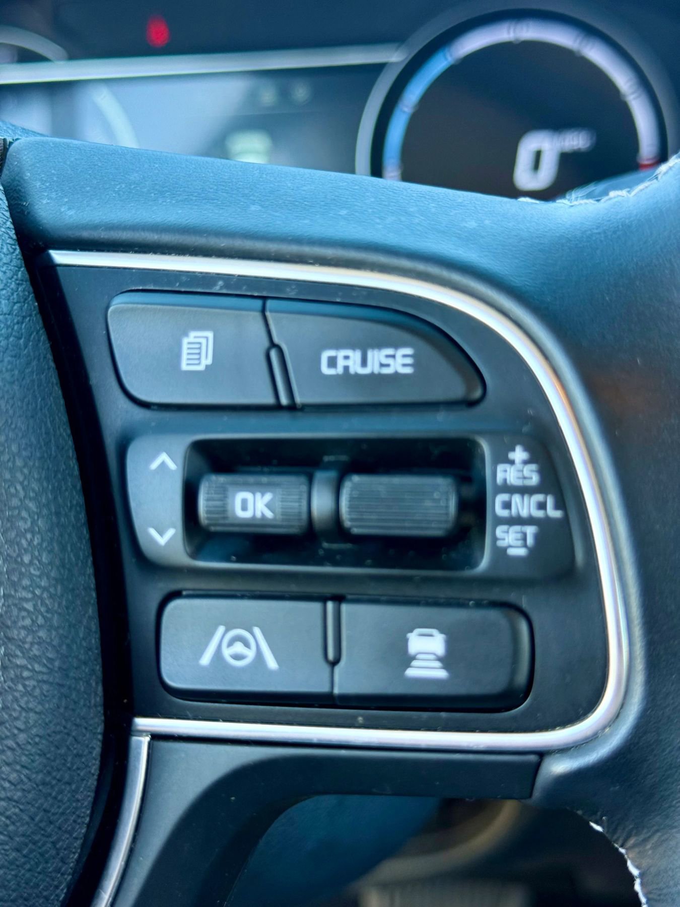 Used 2022 Kia Niro EX image 32