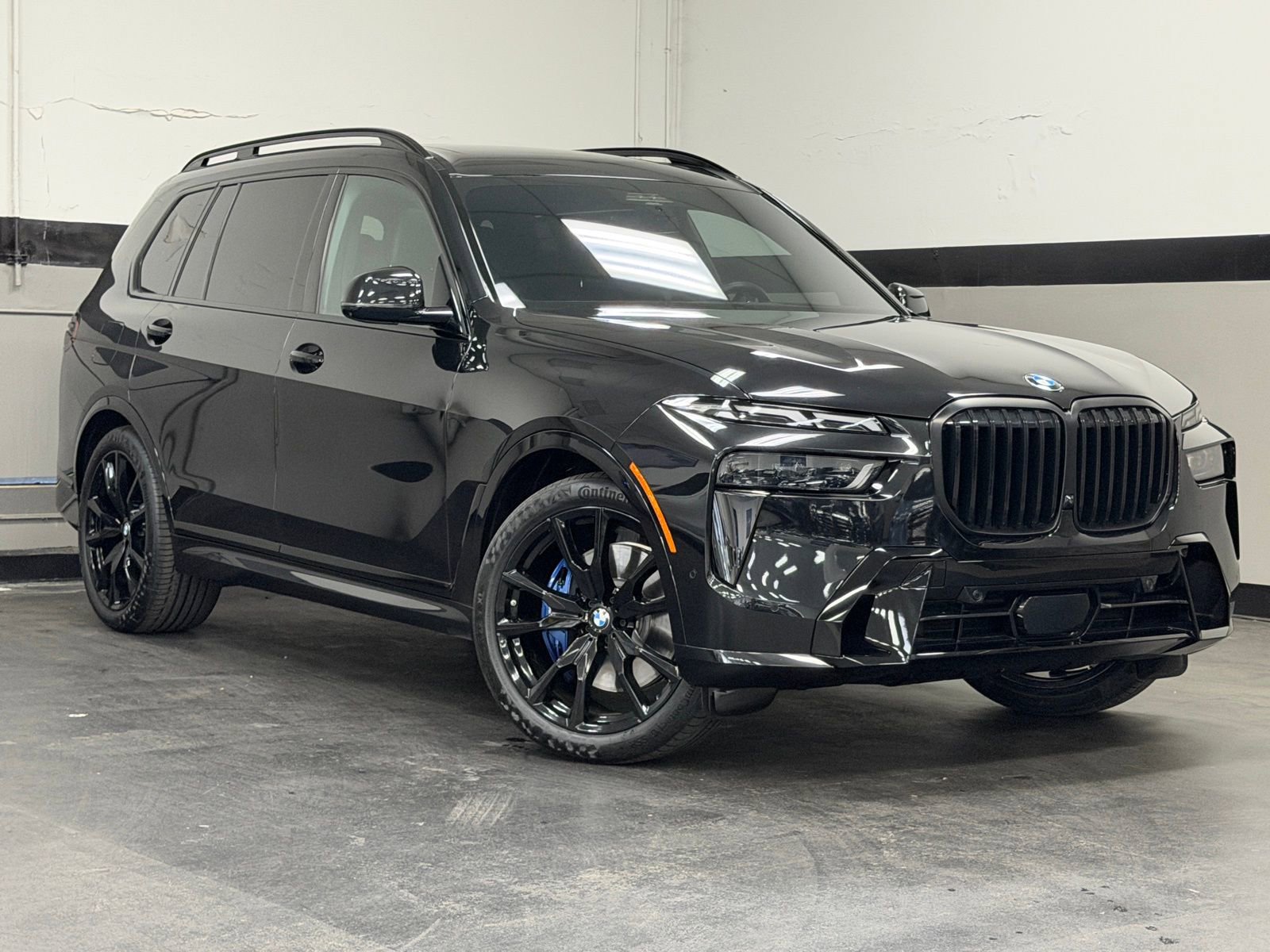 Used 2025 BMW X7 xDrive40i w/ Executive Package image 2