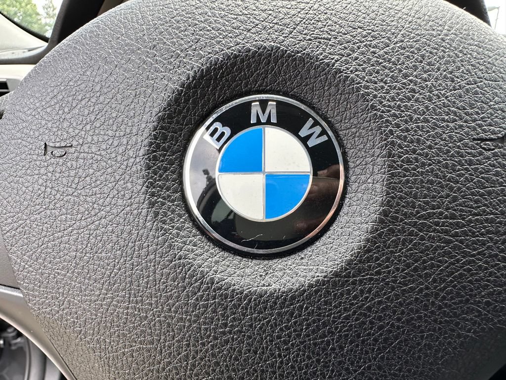 Used 2018 BMW 320i Sedan RWD image 22