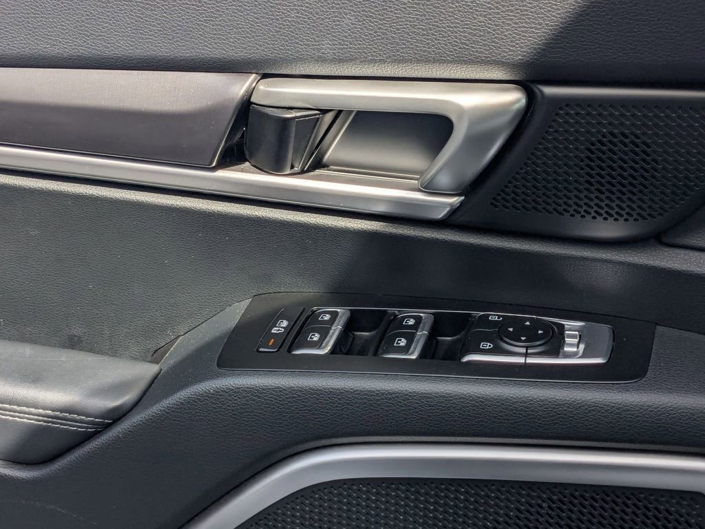 Used 2025 Kia Telluride S image 13