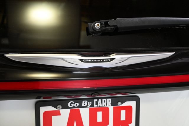 Used 2023 Chrysler Pacifica Limited FWD image 9