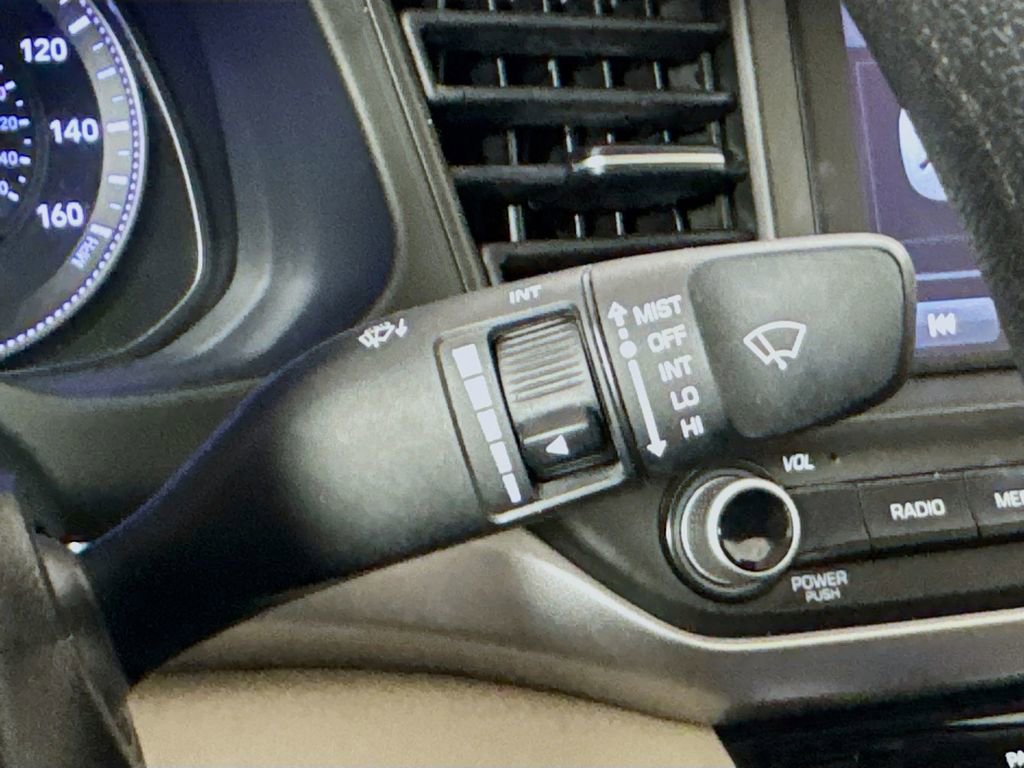 Used 2020 Hyundai Elantra SEL w/ Cargo Package (C1) image 13