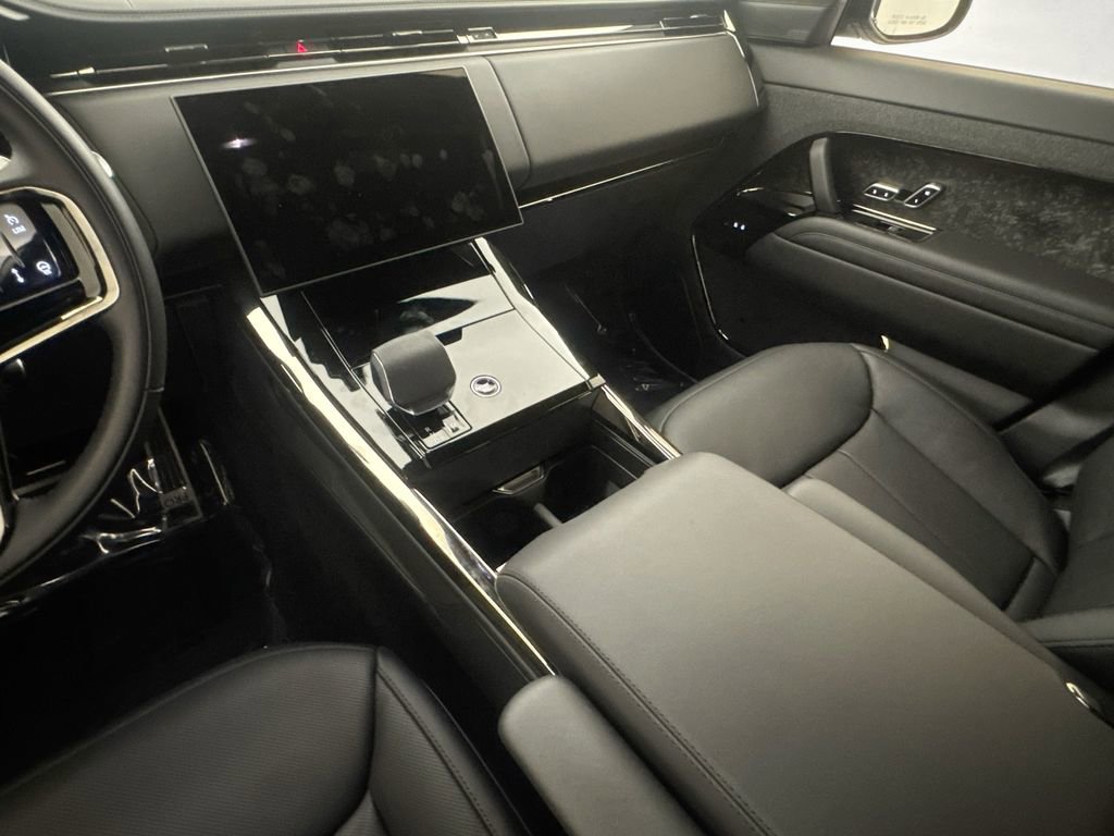 Certified 2025 Land Rover Range Rover Sport Dynamic SE image 24