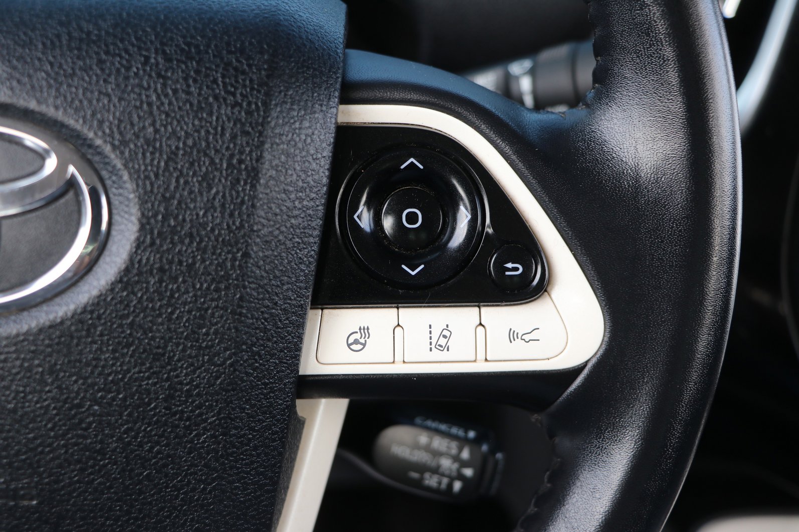 Used 2017 Toyota Prius Prime FWD image 19