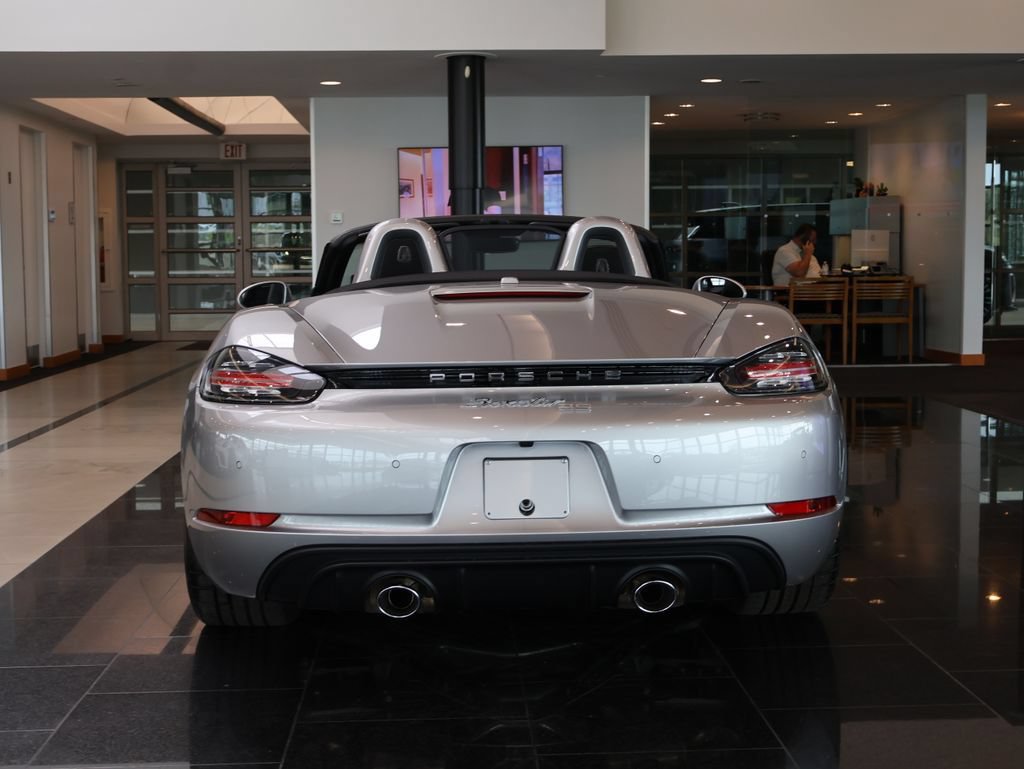 Used 2022 Porsche 718 Boxster RWD image 6
