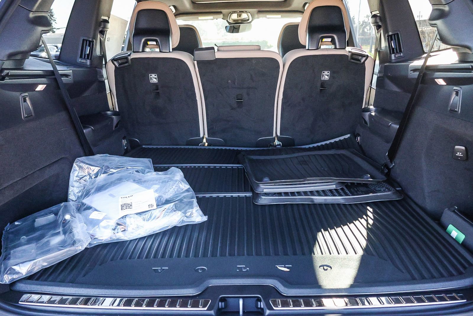 New 2026 Volvo XC90 T8 Plus w/ Protection Package Premier AWD/4WD image 25