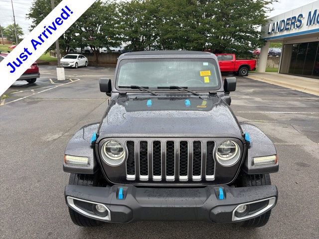 Used 2022 Jeep Wrangler Unlimited Sahara w/ Cold Weather Group AWD/4WD image 10